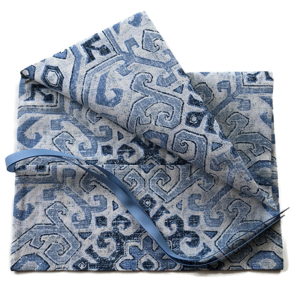 Complete Set Brittany Crochet Hooks  and Case Blue Graphic Fabric