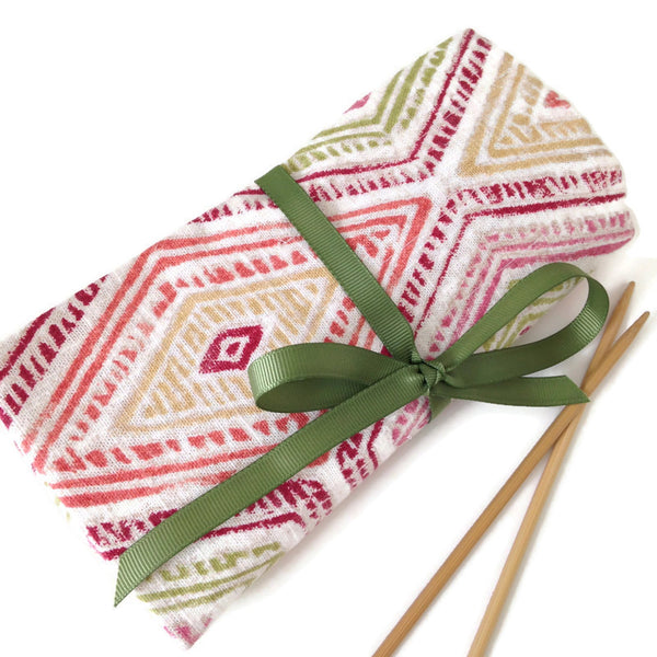 Double Point Needle Six Pocket Roll Pink Graphic Motif