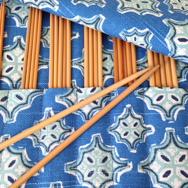 Double Point Needle Six Pocket Roll Up Blue Aqua Motif
